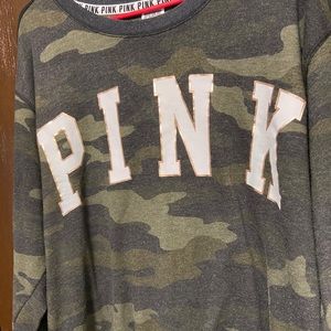 VS PINK Camo sweatshirt - size Large